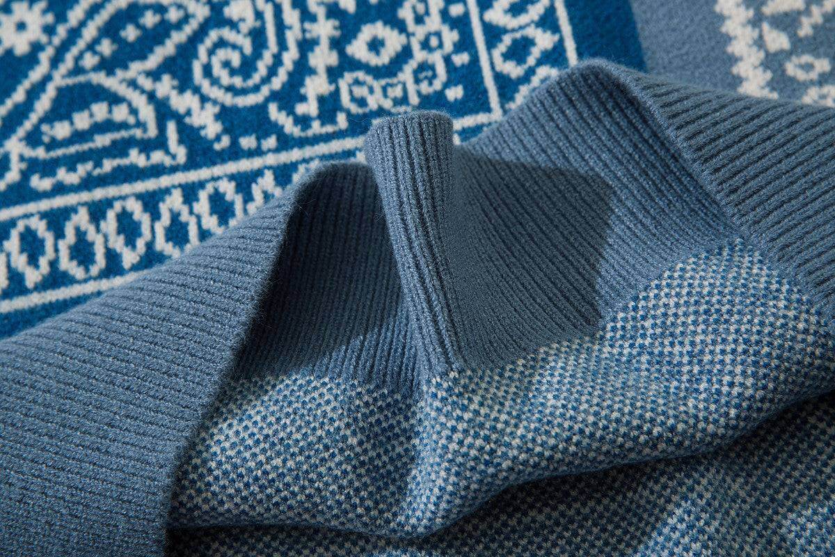 Men's Knitted Paisley Print Sweater hem